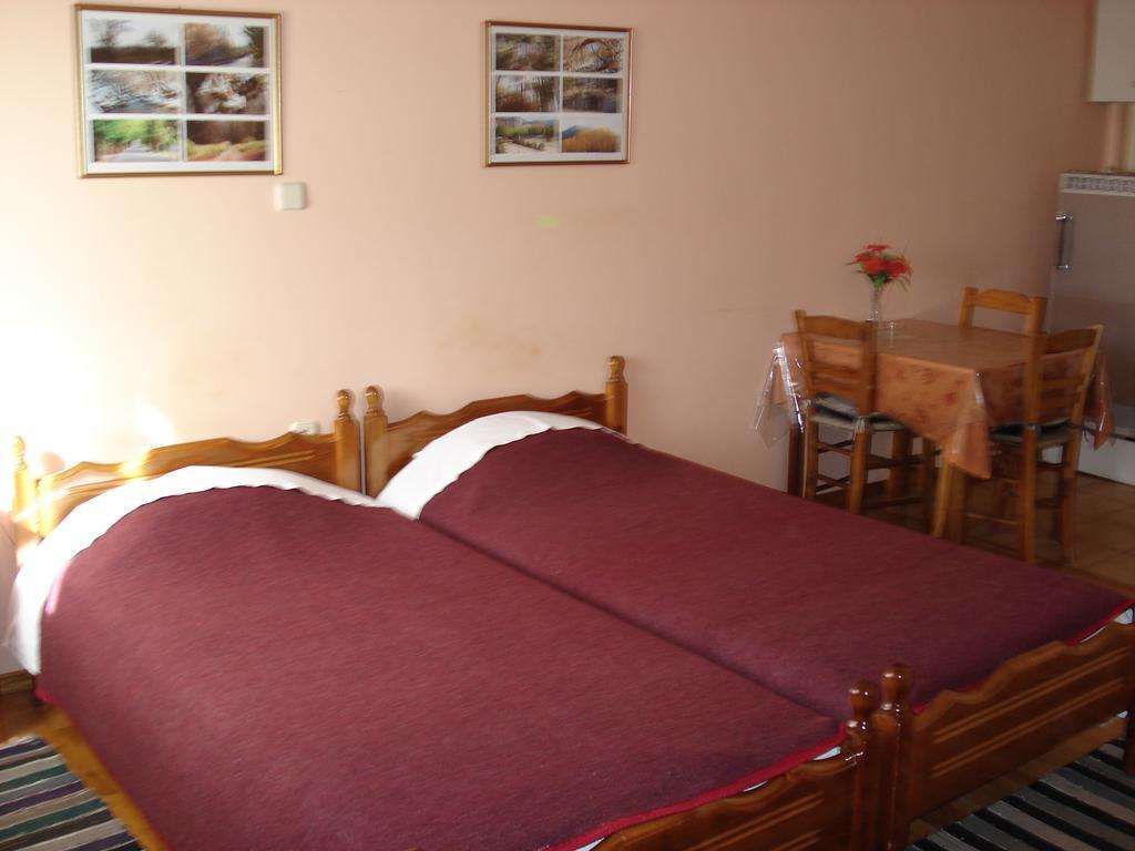Zephyros Hotel Витина Екстериор снимка