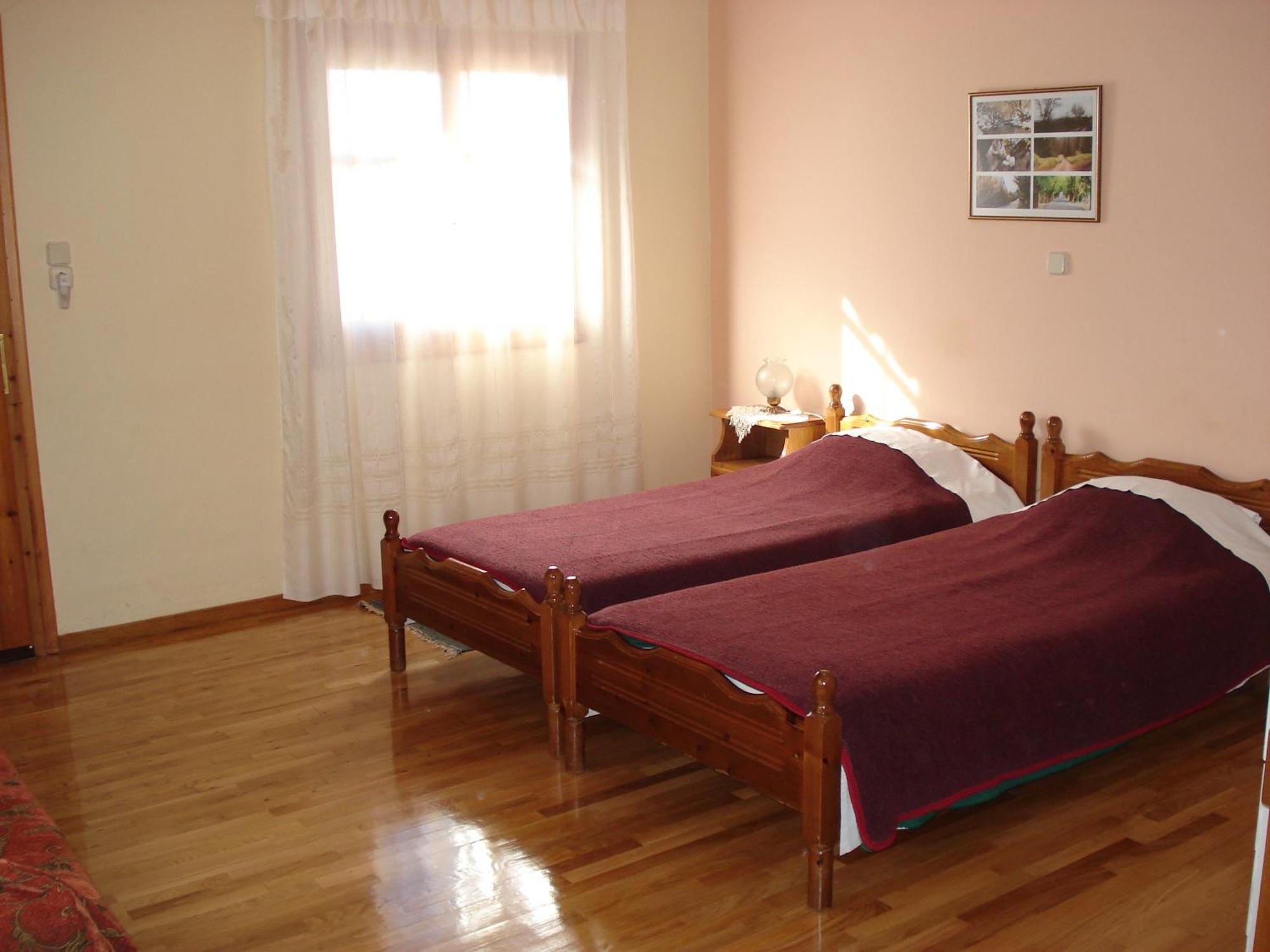 Zephyros Hotel Витина Екстериор снимка