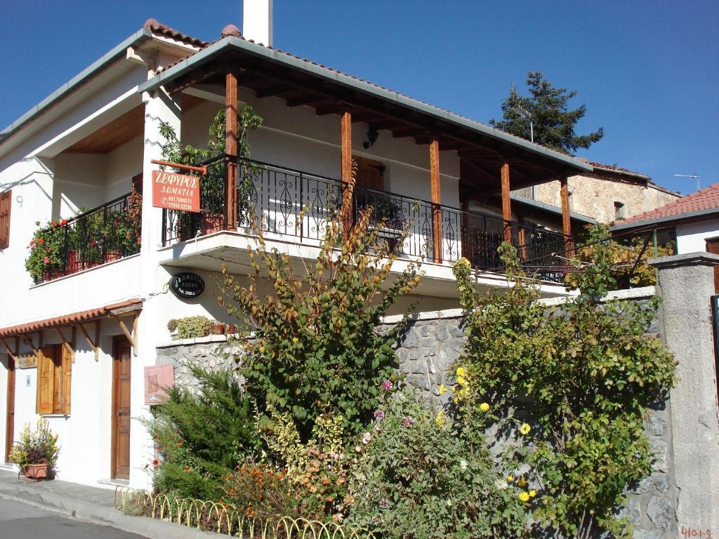 Zephyros Hotel Витина Екстериор снимка