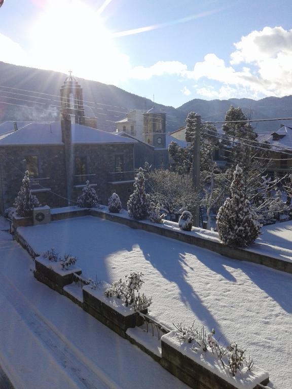 Zephyros Hotel Витина Екстериор снимка