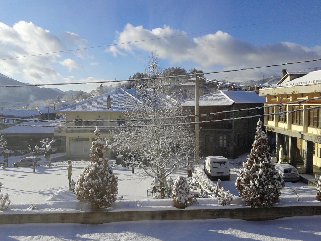 Zephyros Hotel Витина Екстериор снимка
