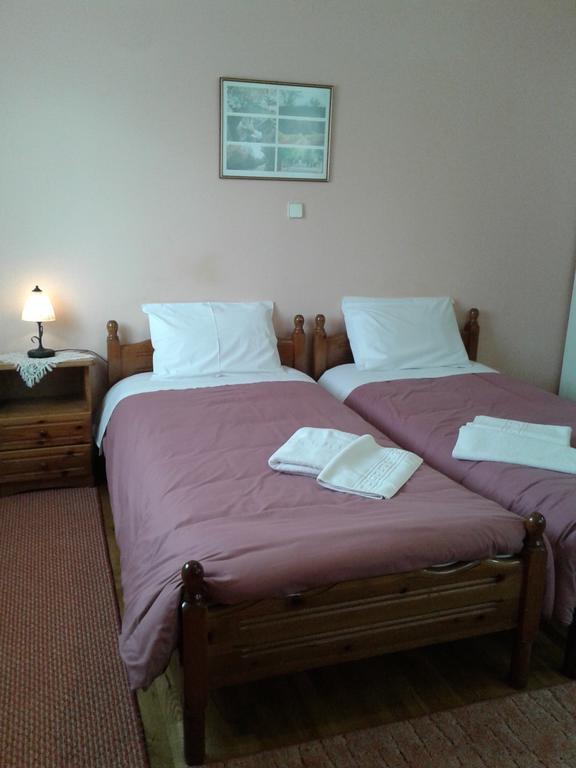 Zephyros Hotel Витина Екстериор снимка