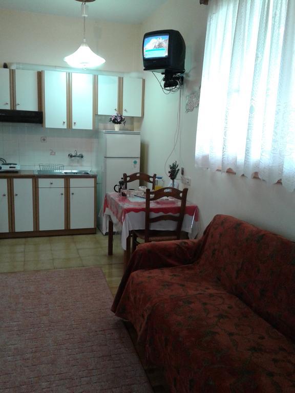 Zephyros Hotel Витина Екстериор снимка
